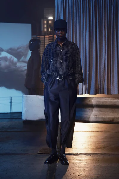 Look 32